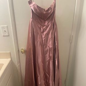 New Windsor prom or special event dress. Never worn ready for it’s new home.